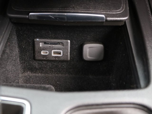 Used 2019 Cadillac XT4 Sport w/ Cold Weather Package AWD/4WD image 27