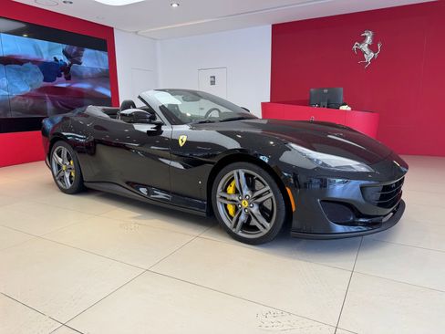 Used 2019 Ferrari Portofino image 1