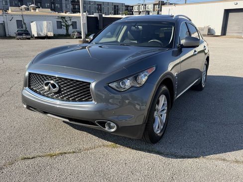 Used 2017 INFINITI QX70 AWD w/ Premium Package image 3