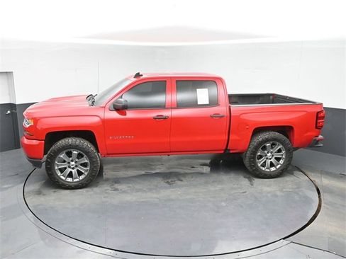Used 2018 Chevrolet Silverado 1500 Custom w/ Custom Value Package image 33
