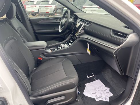 New 2025 Jeep Grand Cherokee Laredo X image 11