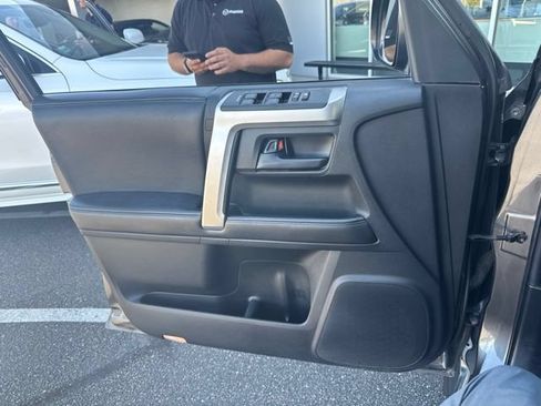 Used 2013 Toyota 4Runner Limited AWD/4WD image 5