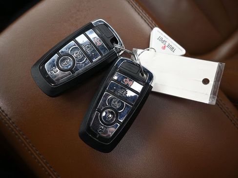 Used 2021 Lincoln Nautilus Reserve w/ Cargo Utility Package image 12