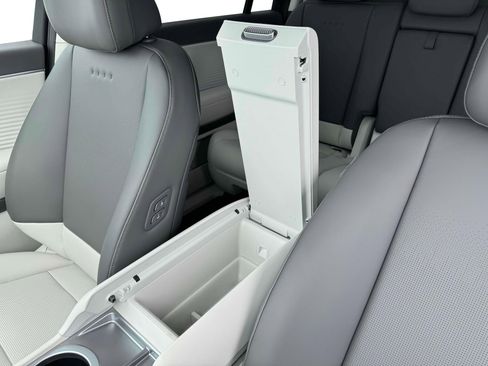 New 2026 Hyundai Ioniq 9 SEL w/ Tow & Go Package image 18