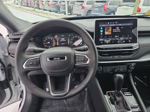 Used 2024 Jeep Compass Trailhawk image 11