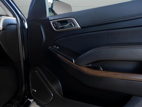 Used 2019 GMC Yukon Denali w/ Denali Ultimate Package image 28