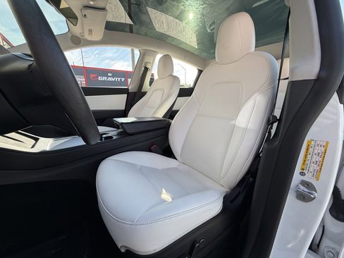 Used 2021 Tesla Model Y Long Range image 11