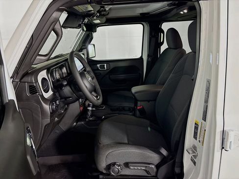 New 2025 Jeep Gladiator Willys image 11