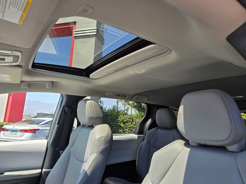 Certified 2026 Toyota Sienna XLE FWD image 24