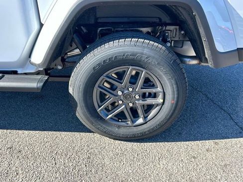 New 2026 Jeep Gladiator Sport image 12