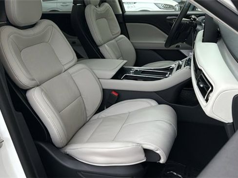 New 2026 Lincoln Aviator Reserve image 11