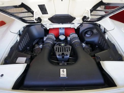 Used 2013 Ferrari 458 Spider RWD image 11