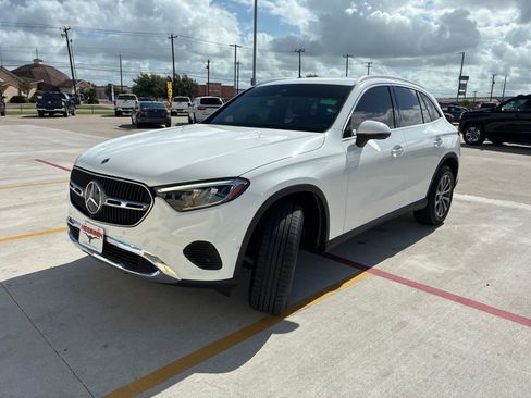 Used 2024 Mercedes-Benz GLC 300 4MATIC image 17