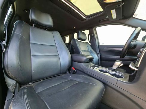 Used 2018 Jeep Grand Cherokee Limited image 17