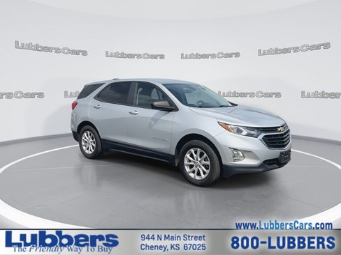 Used 2020 Chevrolet Equinox LS AWD/4WD image 2