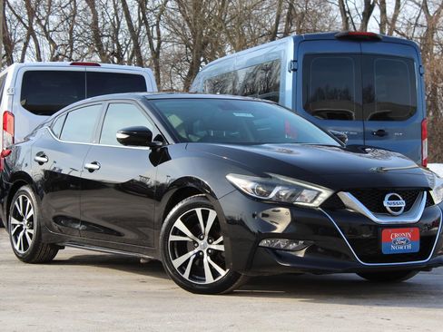 Used 2017 Nissan Maxima Platinum image 1