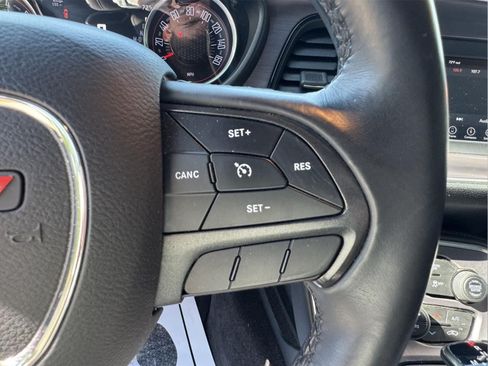 Used 2018 Dodge Challenger SXT RWD image 14