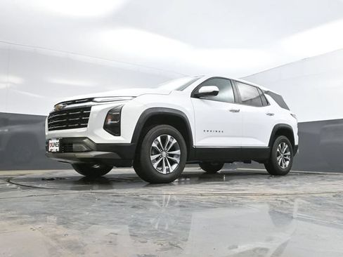 Used 2025 Chevrolet Equinox LT FWD image 48