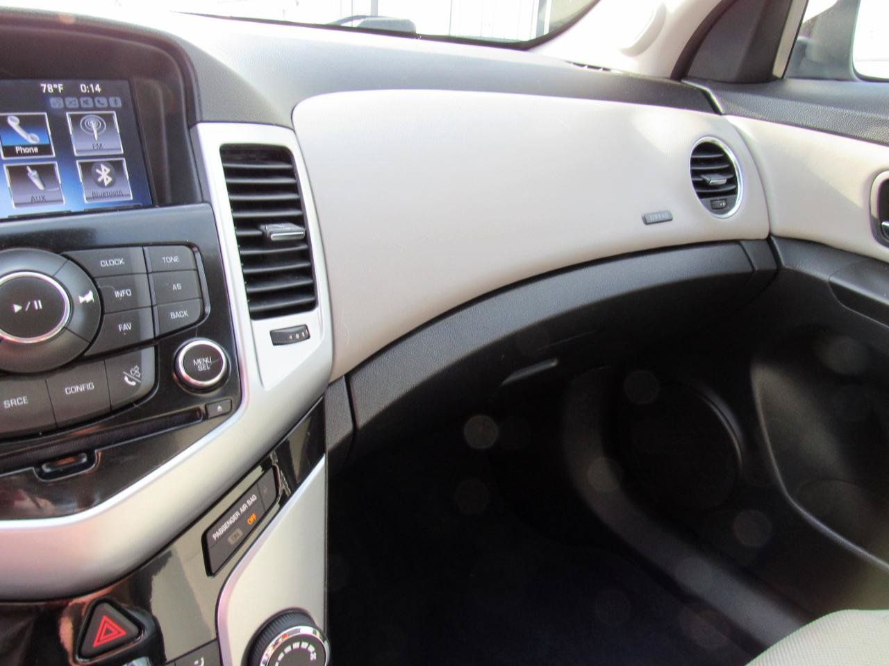 Used 2016 Chevrolet Cruze LT FWD image 23