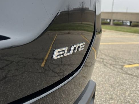 Certified 2025 Honda Pilot Elite image 12