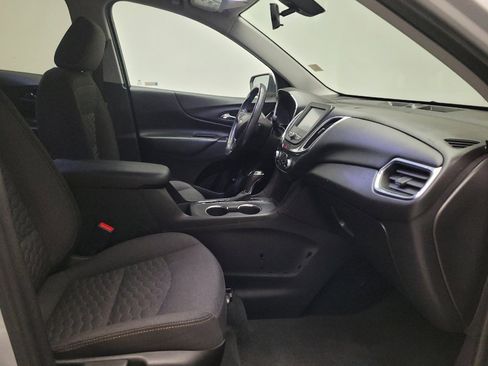 Used 2018 Chevrolet Equinox LT FWD image 21