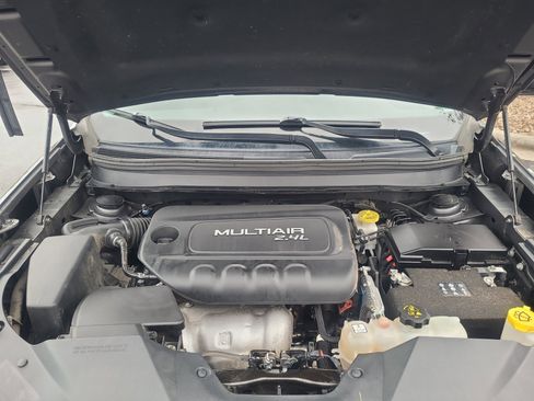 Used 2019 Jeep Cherokee Latitude Plus image 21