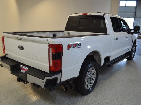 Used 2023 Ford F250 Lariat w/ Chrome Package image 3