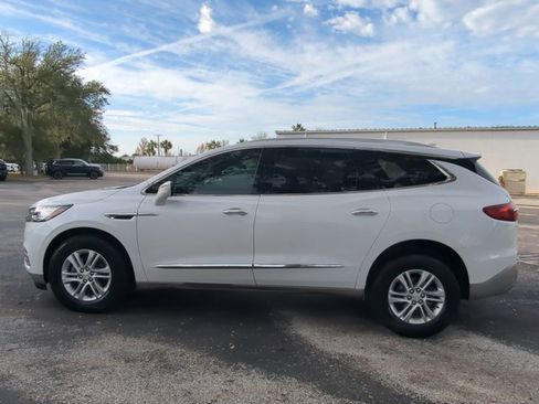 Used 2021 Buick Enclave Essence image 7