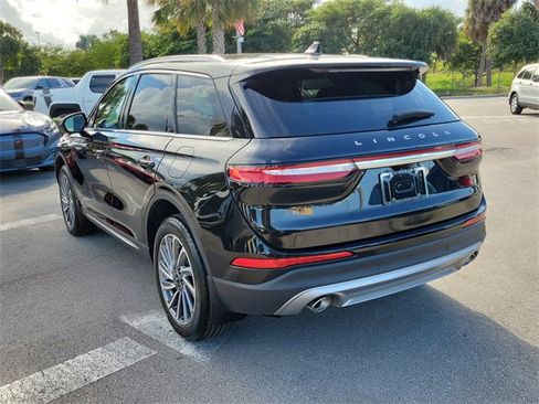 Certified 2023 Lincoln Corsair Reserve image 4