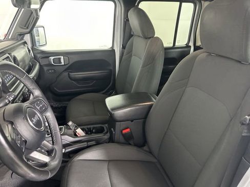 Used 2022 Jeep Gladiator Sport image 18