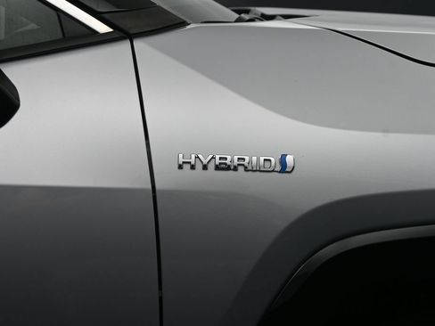 Used 2021 Toyota RAV4 XSE AWD/4WD image 2