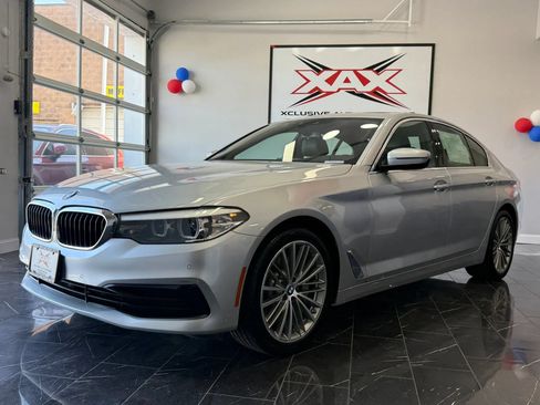 Used 2020 BMW 530i w/ Premium Package RWD image 3