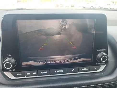 Used 2022 Nissan Rogue SV FWD image 29