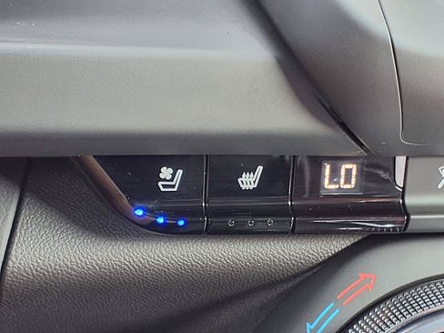 Used 2023 Chevrolet Camaro LT RWD image 7