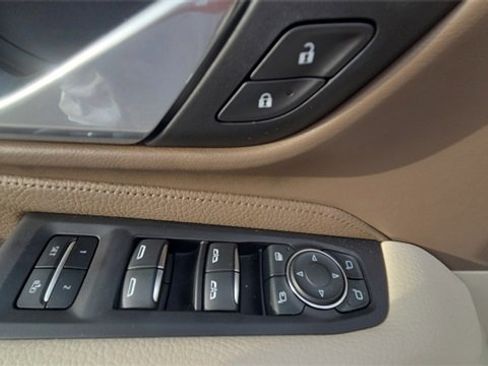 Used 2024 GMC Yukon XL Denali image 31