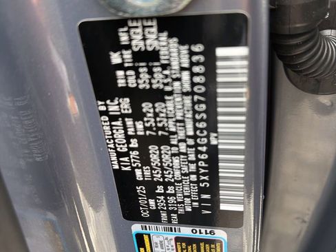 Used 2025 Kia Telluride S image 9