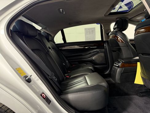 Used 2019 Genesis G90 3.3T Premium image 16