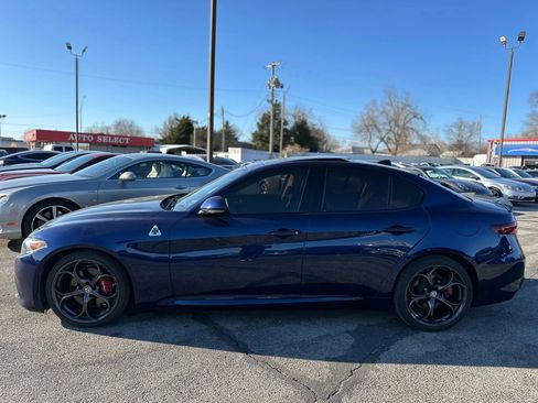 Used 2017 Alfa Romeo Giulia Ti w/ TI 19" Sport Package image 9