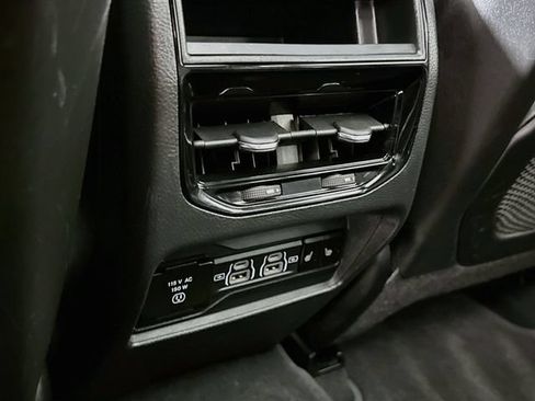 Used 2025 Jeep Grand Cherokee Limited AWD/4WD image 31