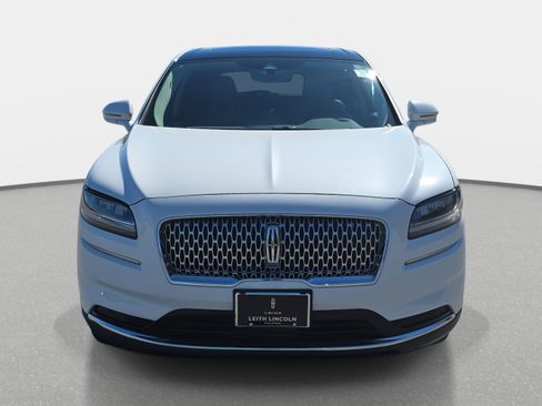 Certified 2022 Lincoln Nautilus Reserve image 2