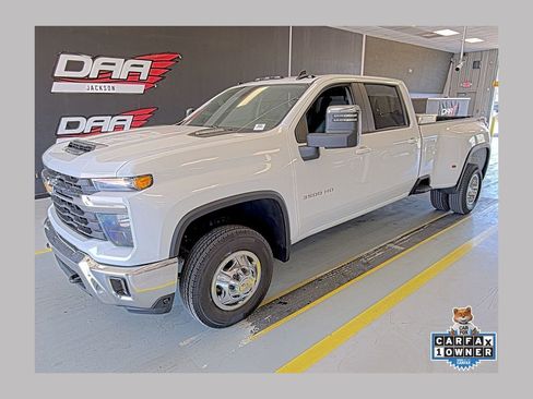 Used 2024 Chevrolet Silverado 3500 LT w/ Convenience Package image 1