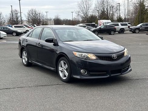 Used 2012 Toyota Camry SE image 1