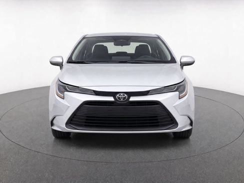 Used 2026 Toyota Corolla LE w/ LE Premium Package FWD image 5