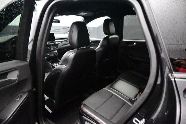 Used 2024 Ford Escape ST-Line FWD image 12