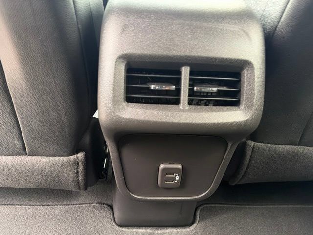 Used 2023 Chevrolet Equinox RS AWD/4WD image 29