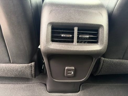 Used 2023 Chevrolet Equinox RS AWD/4WD image 29