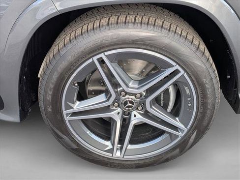 New 2026 Mercedes-Benz GLS 450 4MATIC image 9