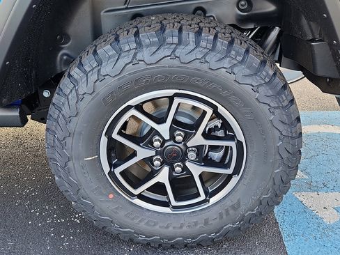 New 2026 Jeep Wrangler Unlimited Rubicon w/ Safety Group image 5