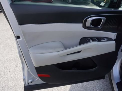 Used 2025 Kia Sorento EX FWD image 21