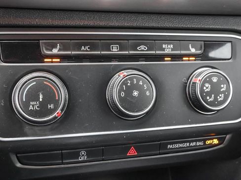 Used 2018 Volkswagen Atlas SE image 21